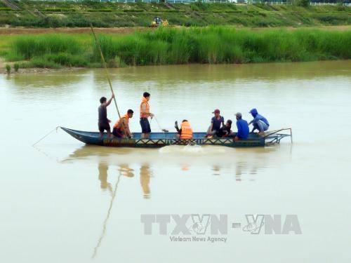 Kon Tum: Đi đánh bắt cá, hai cha con đuối nước thương tâm vì lật thuyền